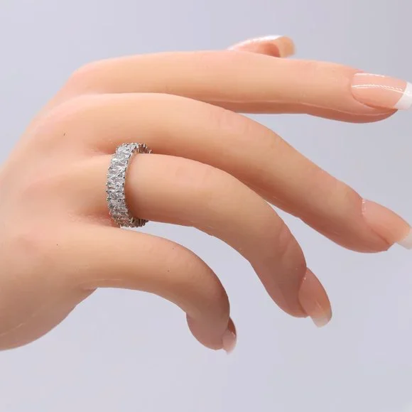 Silver Ring with CZ Stones. - Picture 2 of 4